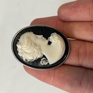 TARINA TARANTINO Black Cameo Ring